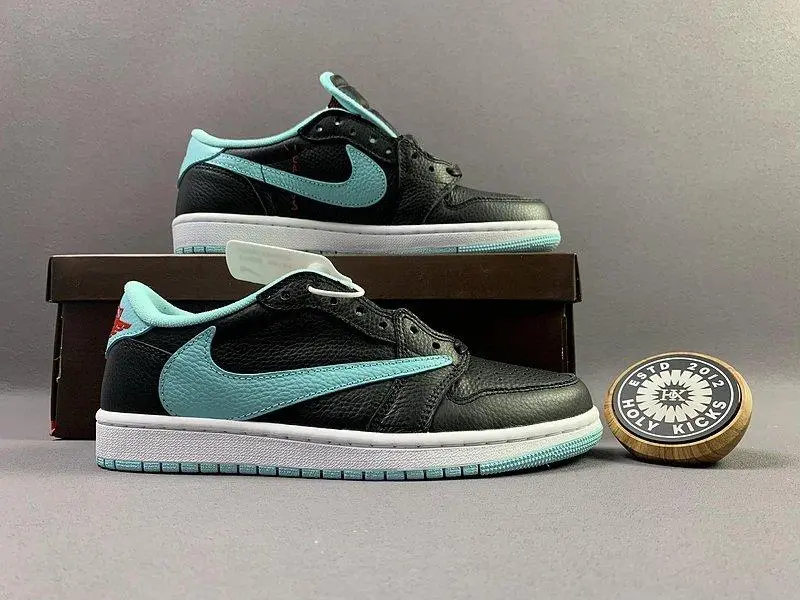 Nike Air Jordan 1 Low Sneakers