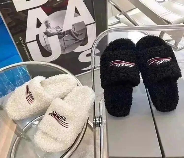 Alenoia Slippers