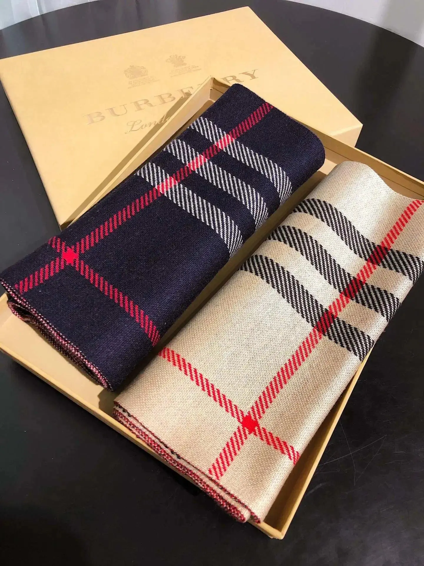 Burberry Scarves Set