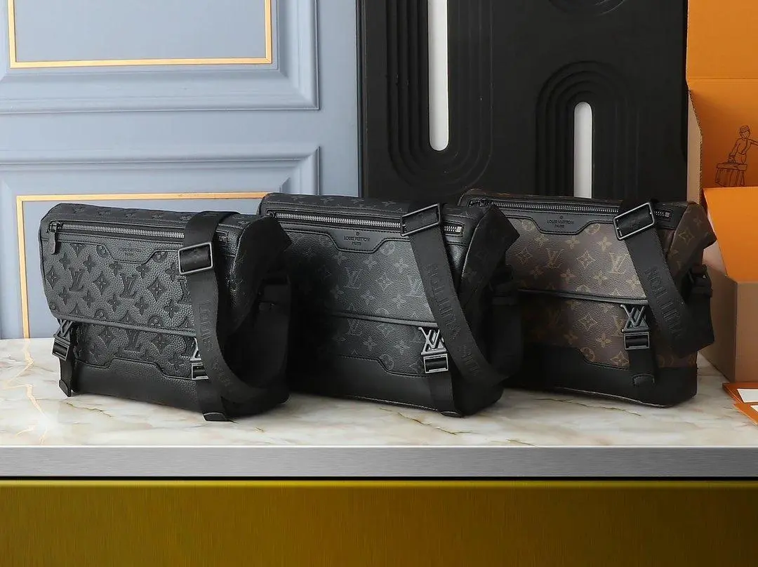 Louis Vuitton Avenue Sling Bag