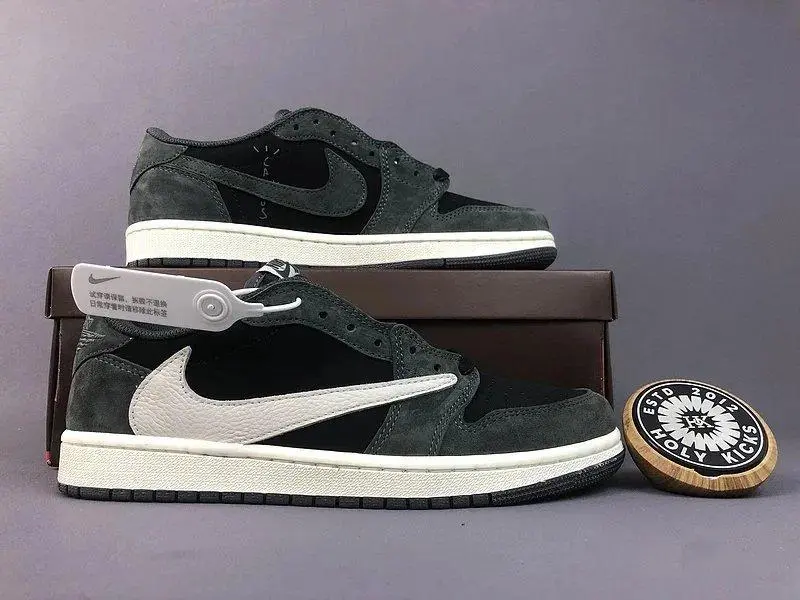 Nike Air Jordan 1 Low Sneakers