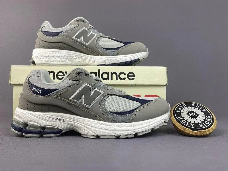 New Balance 2002R Sneakers