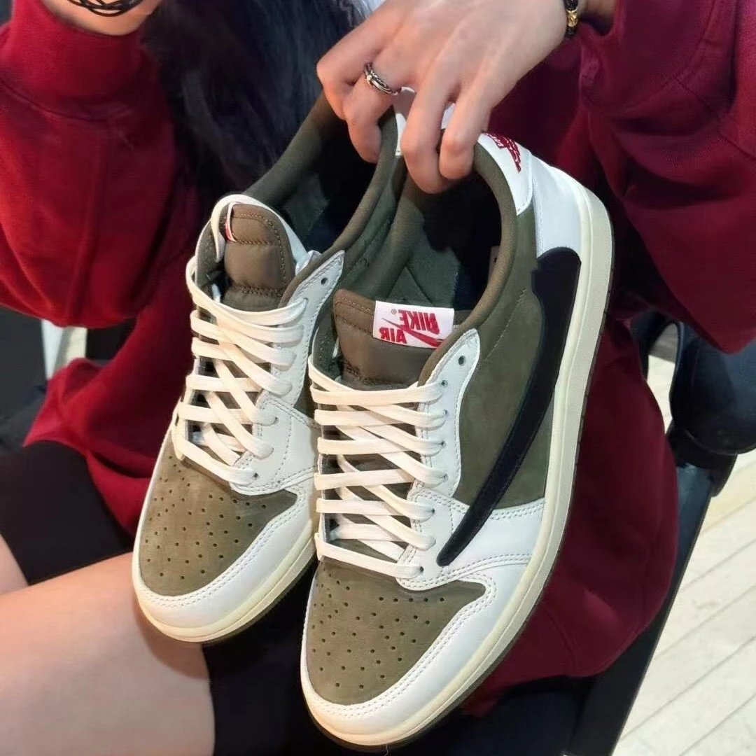 Nike Air Jordan 1 Low Sneakers